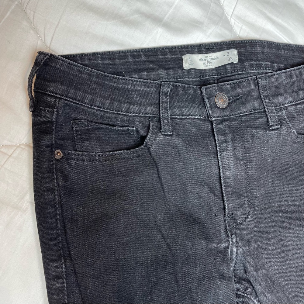 A&F black, Mid-Rise skinny denim • 4Long